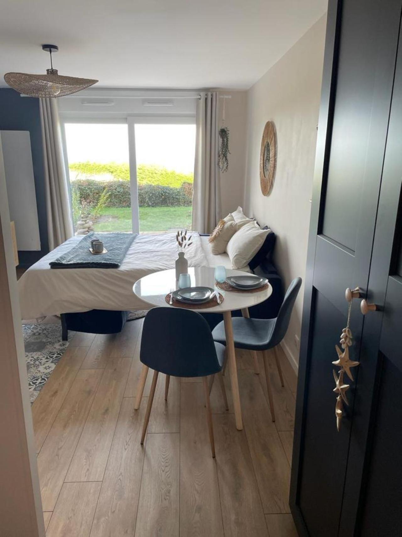 Bienvenue Au Studio L'Escale Bleue Avec Vue Mer Et Sur Le Cap Frehel Saint-Cast-le-Guildo Exteriör bild