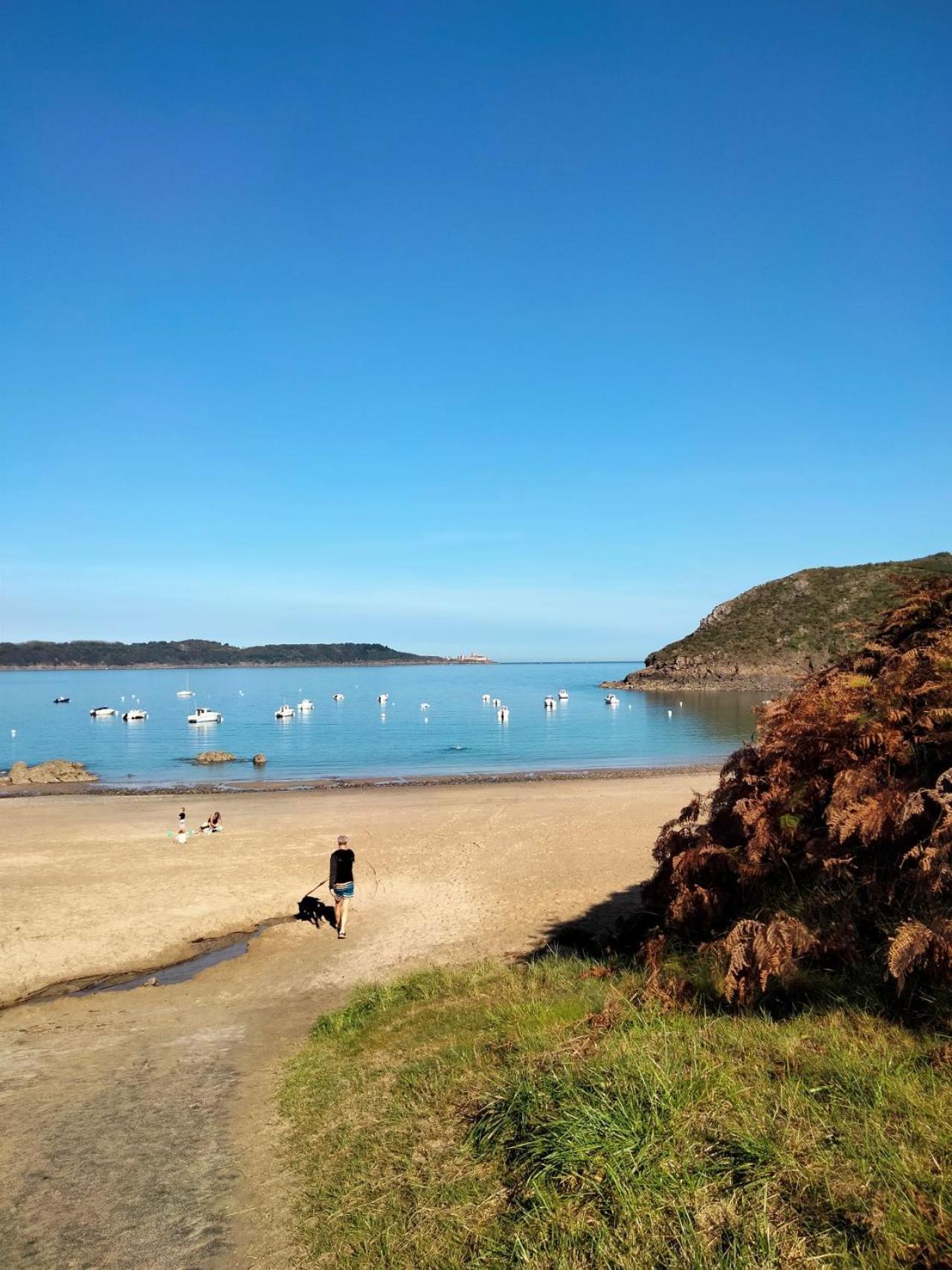 Bienvenue Au Studio L'Escale Bleue Avec Vue Mer Et Sur Le Cap Frehel Saint-Cast-le-Guildo Exteriör bild